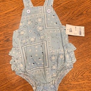 EUC • baby B’gosh • 0-3mo • romper